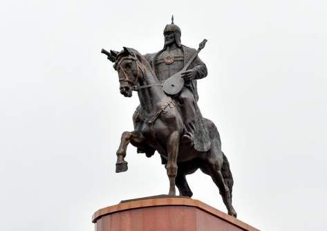 В бронзе и граните